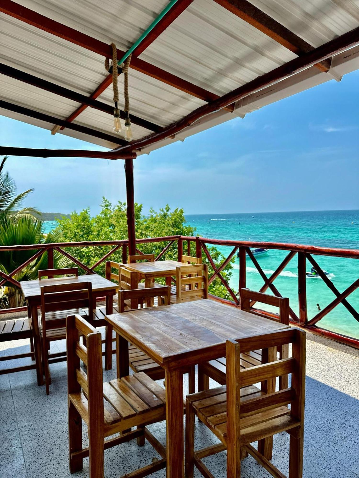 Mandala Beach Club Playa Blanca Bagian luar foto